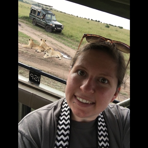 Meet your ๐ Posh Ambassador ๐ - Picture 3 of 5